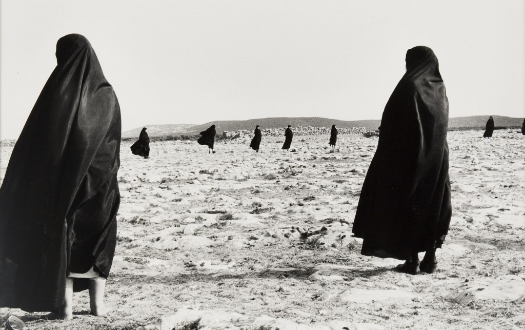 Shirin Neshat, Rapture Series, 1999, Foto Larry Barns, Cortesía de Jérôme de Noirmont, París © Shirin Neshat