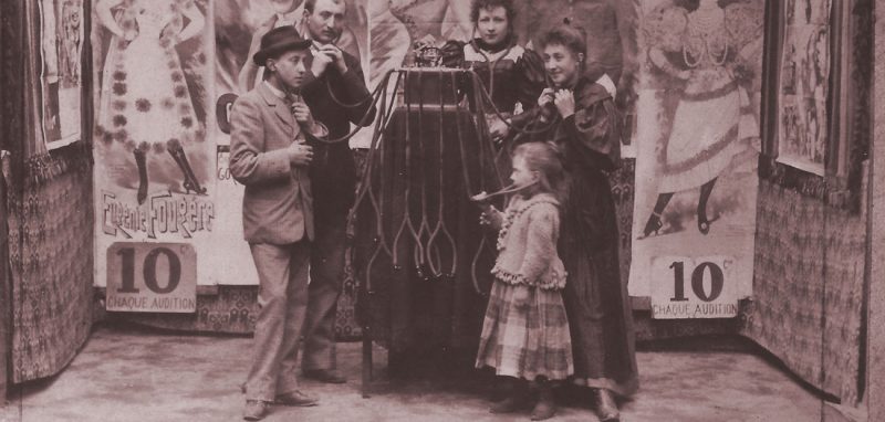 Audición en el Thèâtre èlectrique-Grenier, 1895.-©-Phonorama