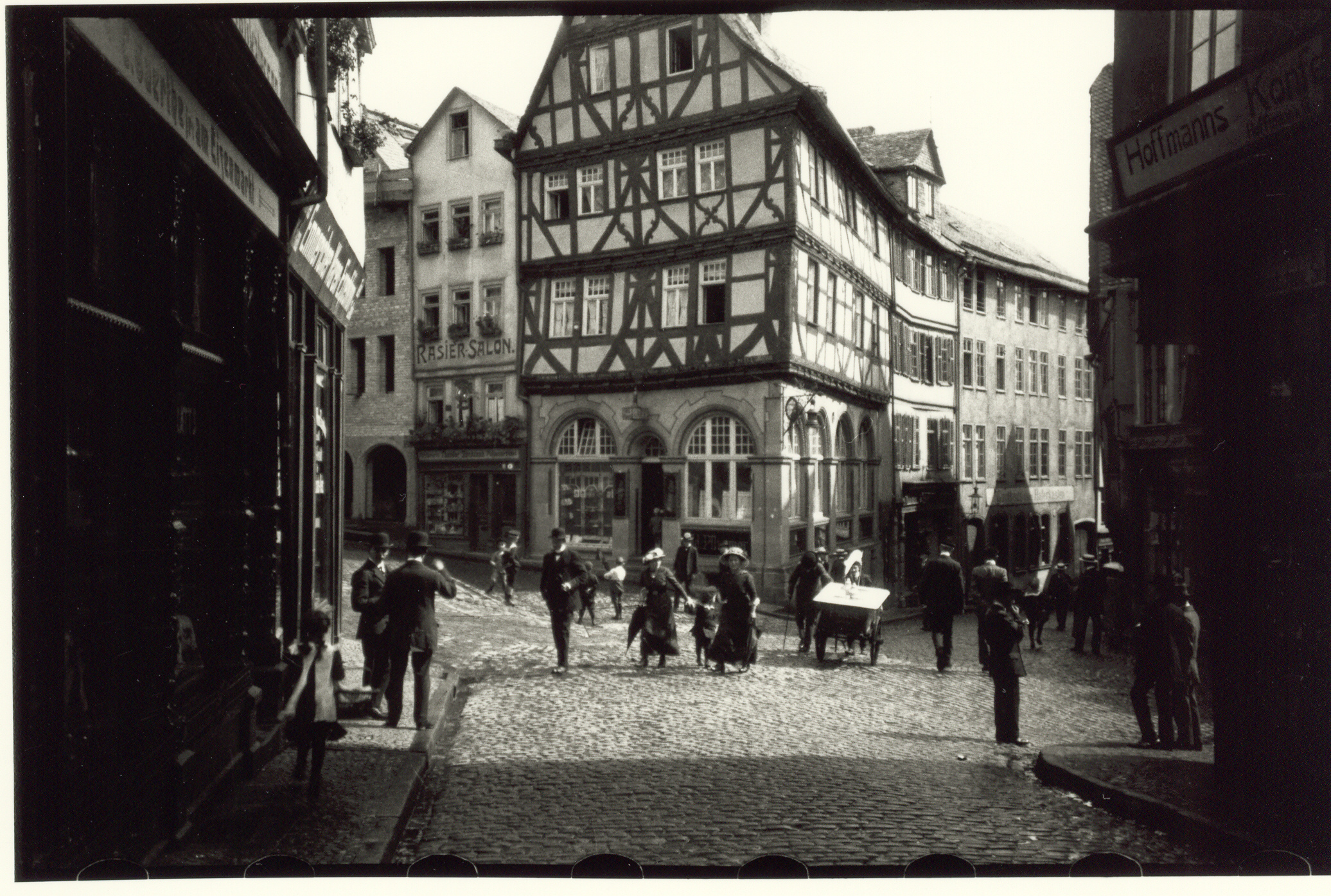 Oskar Barnack, Eisenmarkt, Wetzlar, 1913 © Leica Camera AG