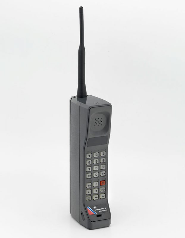 Teléfono móvil. Modelo Independent, 1993. Motorola.