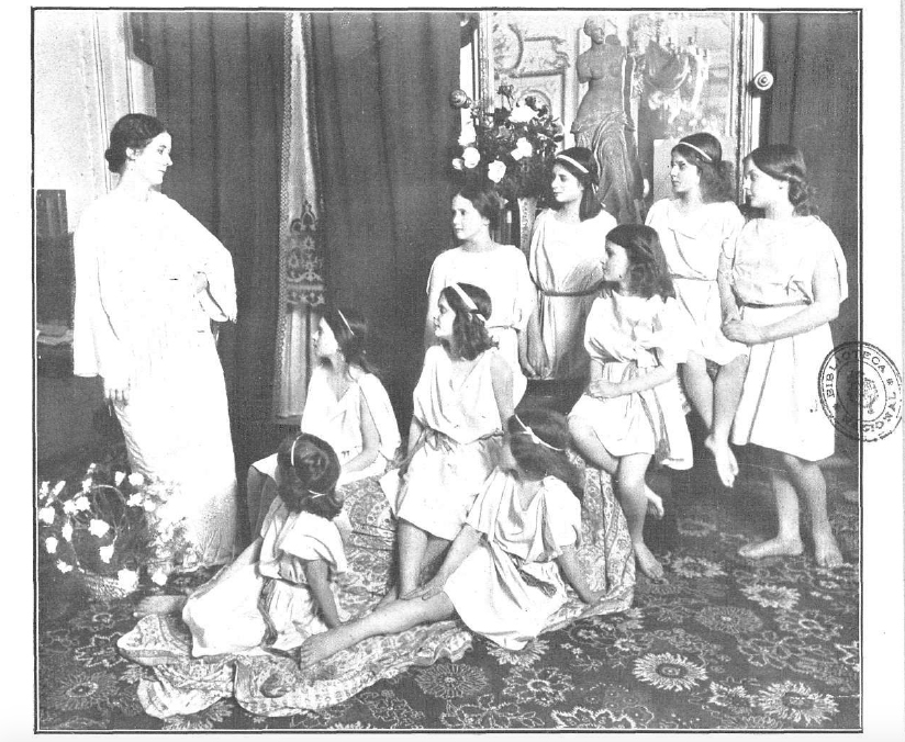 Isadora Duncan con sus discípulas, las 'isadorables' (Revista Actualidades, 10 feb 1909. ©Biblioteca Nacional de España