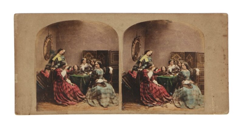 Vista estereoscópica de escena familiar y mujer con visor tipo Brewster, 1855-1860 © FOTICOS COLLECTION