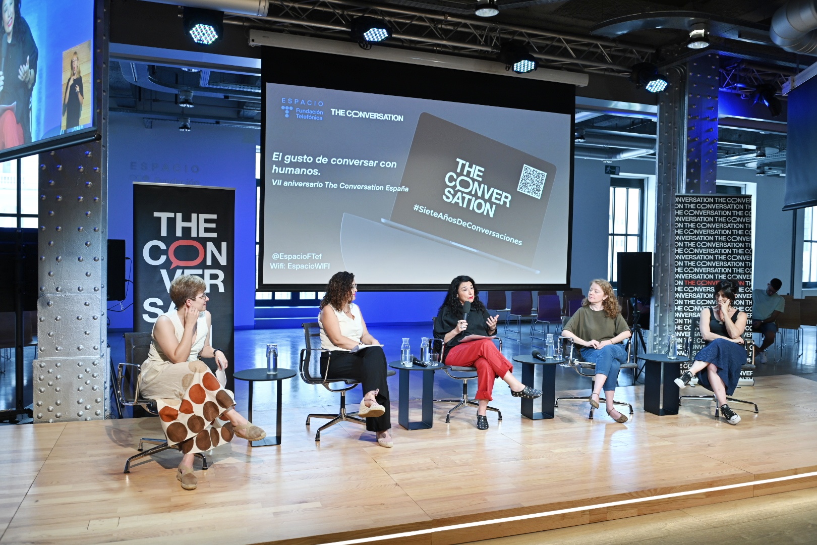 VII Aniversario The Conversation