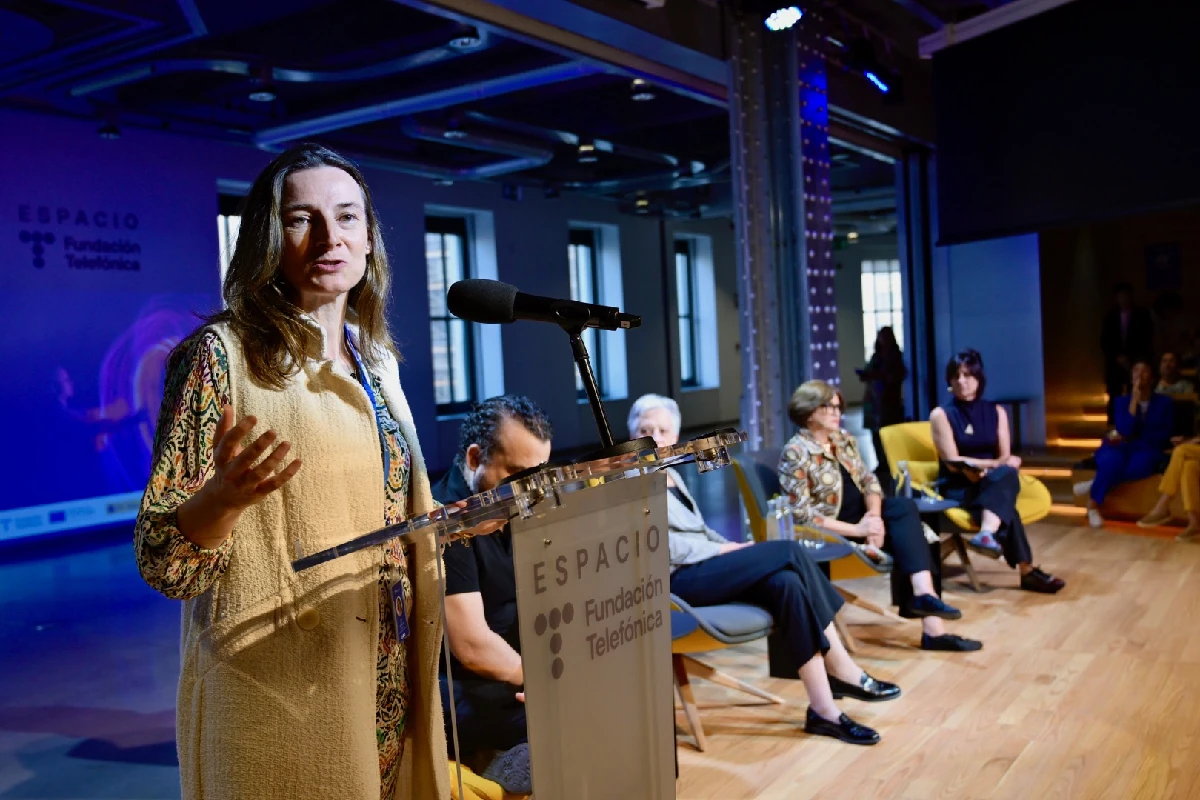 Un momento del encuentro ‘Regular o innovar, con Victoria Camps, Paloma Llaneza y Nacho Vigalondo’
