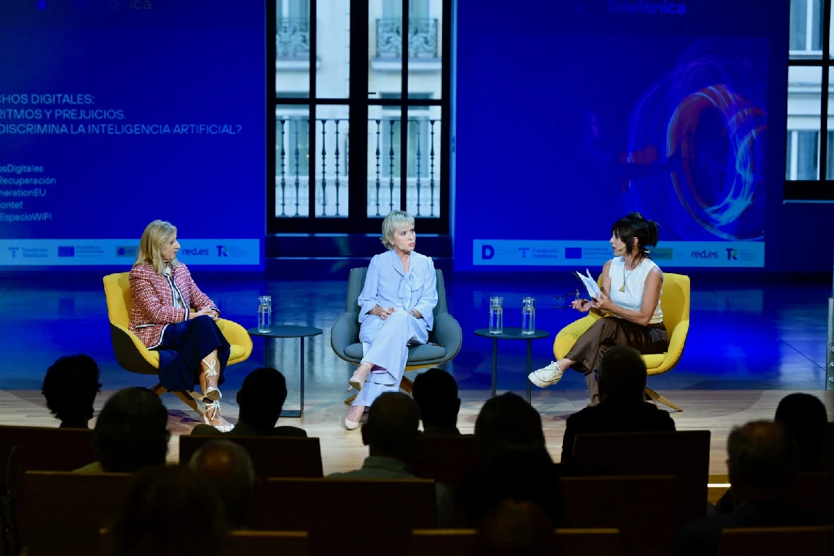 Un momento del encuentro ‘Algoritmos y prejuicios’, con Carme Artigas y Amparo Alonso Betanzos