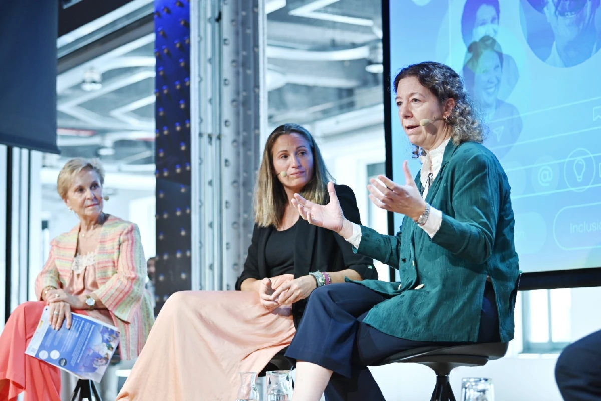 Un momento del congreso ‘Tecnología y personas mayores: el reto de la brecha digital’