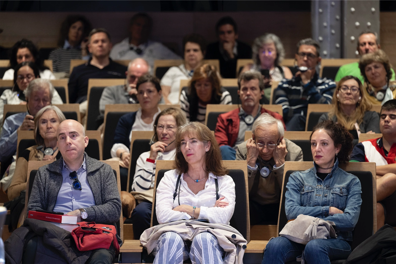 Un momento del encuentro entre Tim Weiner y Montserrat Domínguez
