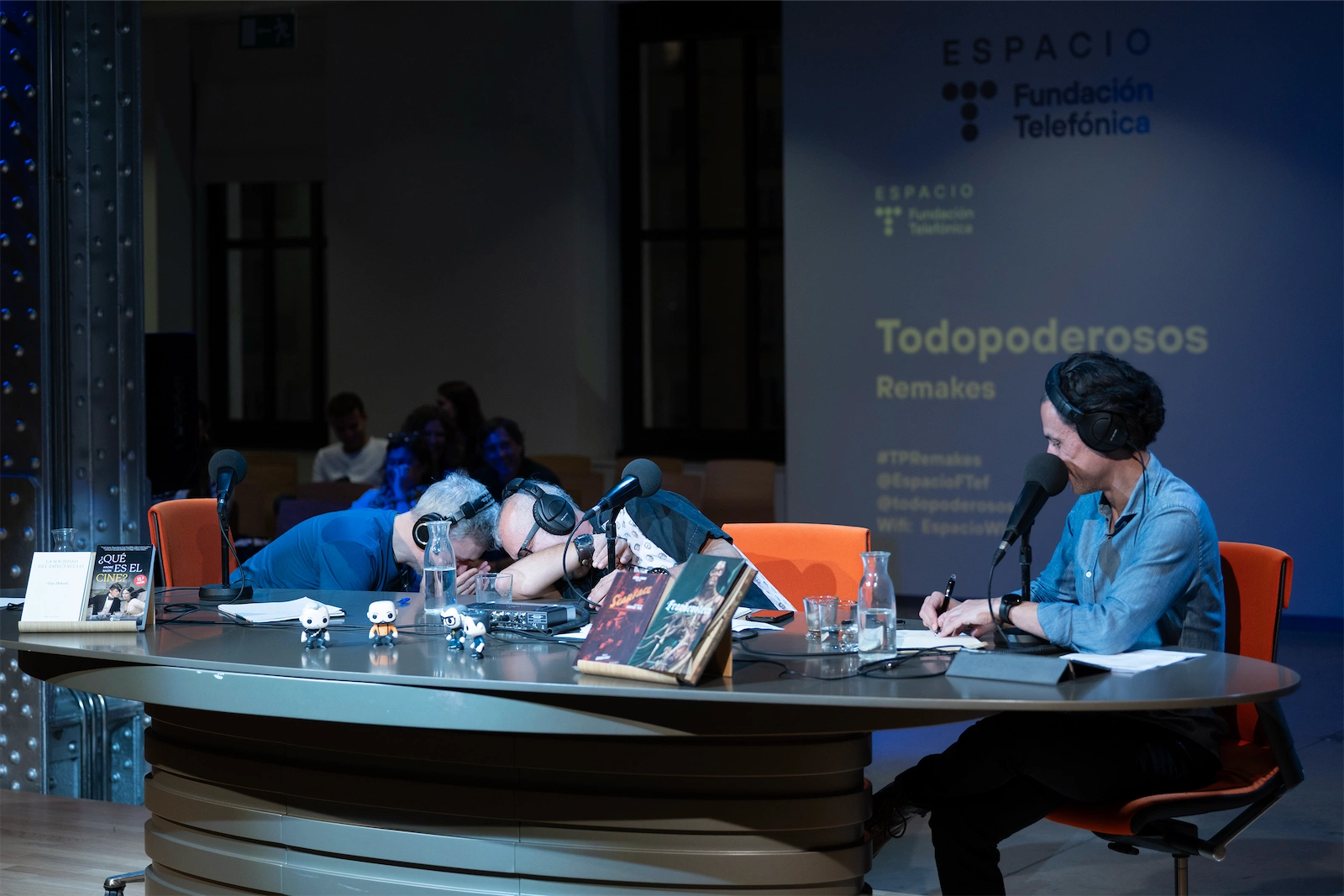 Un momento de Todopoderosos, octubre 2025