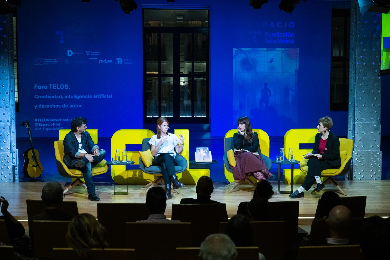 Un momento del encuentro Foro TELOS: Carmen Páez, Clara Ruipérez y Fran Perea
