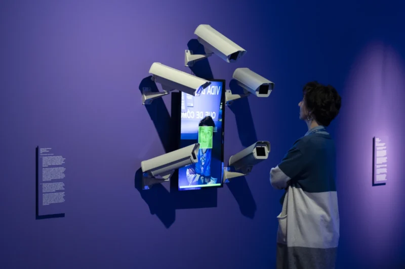 Foto de sala de la exposición ‘Hoy es un buen día para hablar de Derechos Digitales’