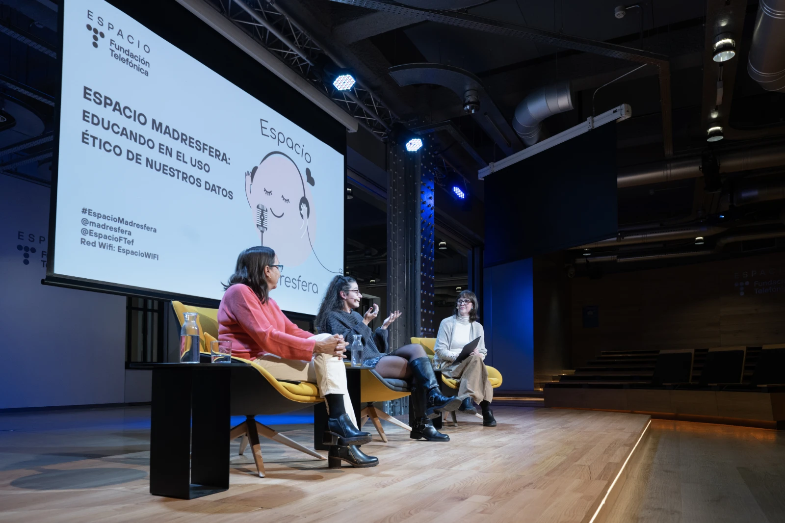 Un momento de la grabación del Espacio Madresfera del 12 de diciembre de 2025