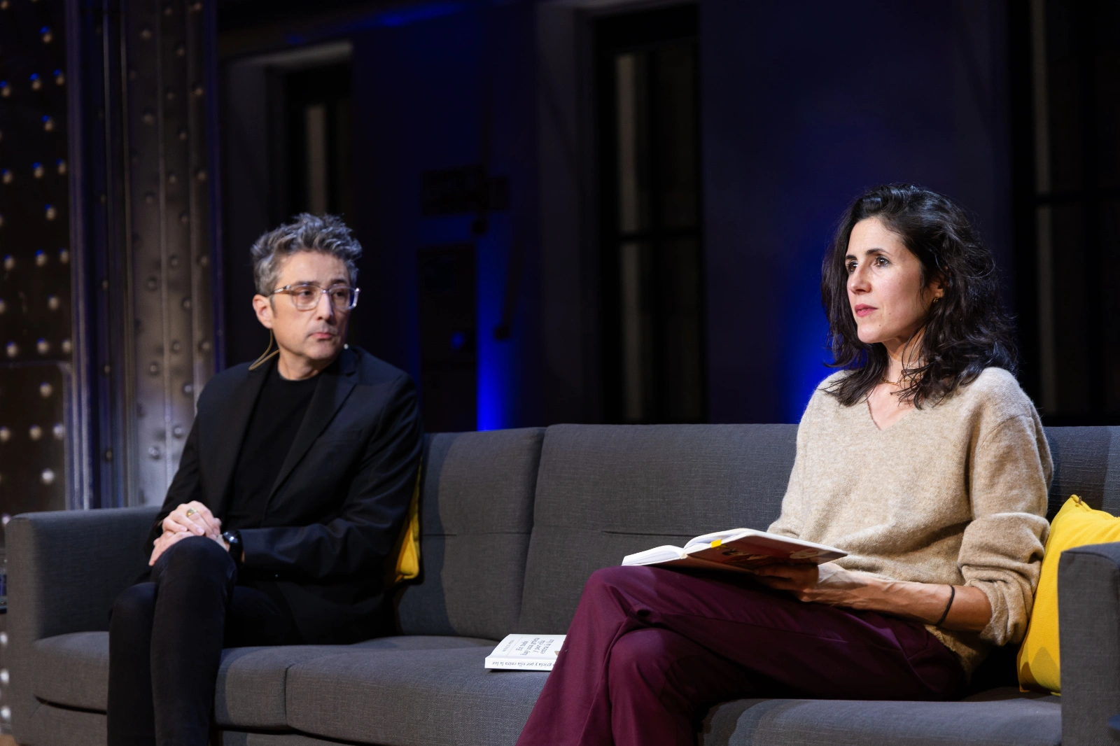 Una instantánea del Encuentro con Patricio Pron. En todo hay una grieta y por ella entra la luz