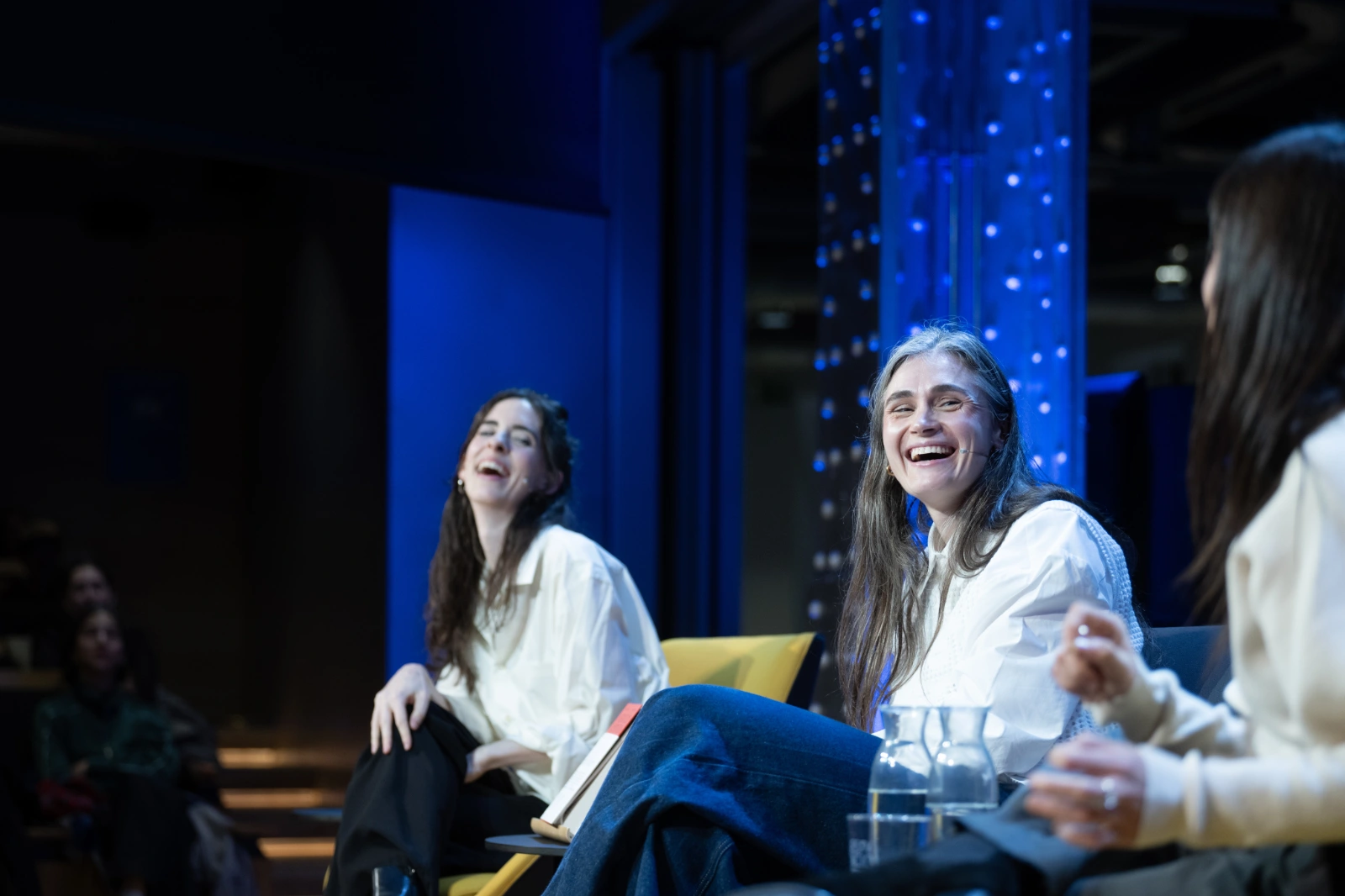 Un momento del encuentro con Ana Garriga y Carmen Urbita. ‘Instrucción de novicias’