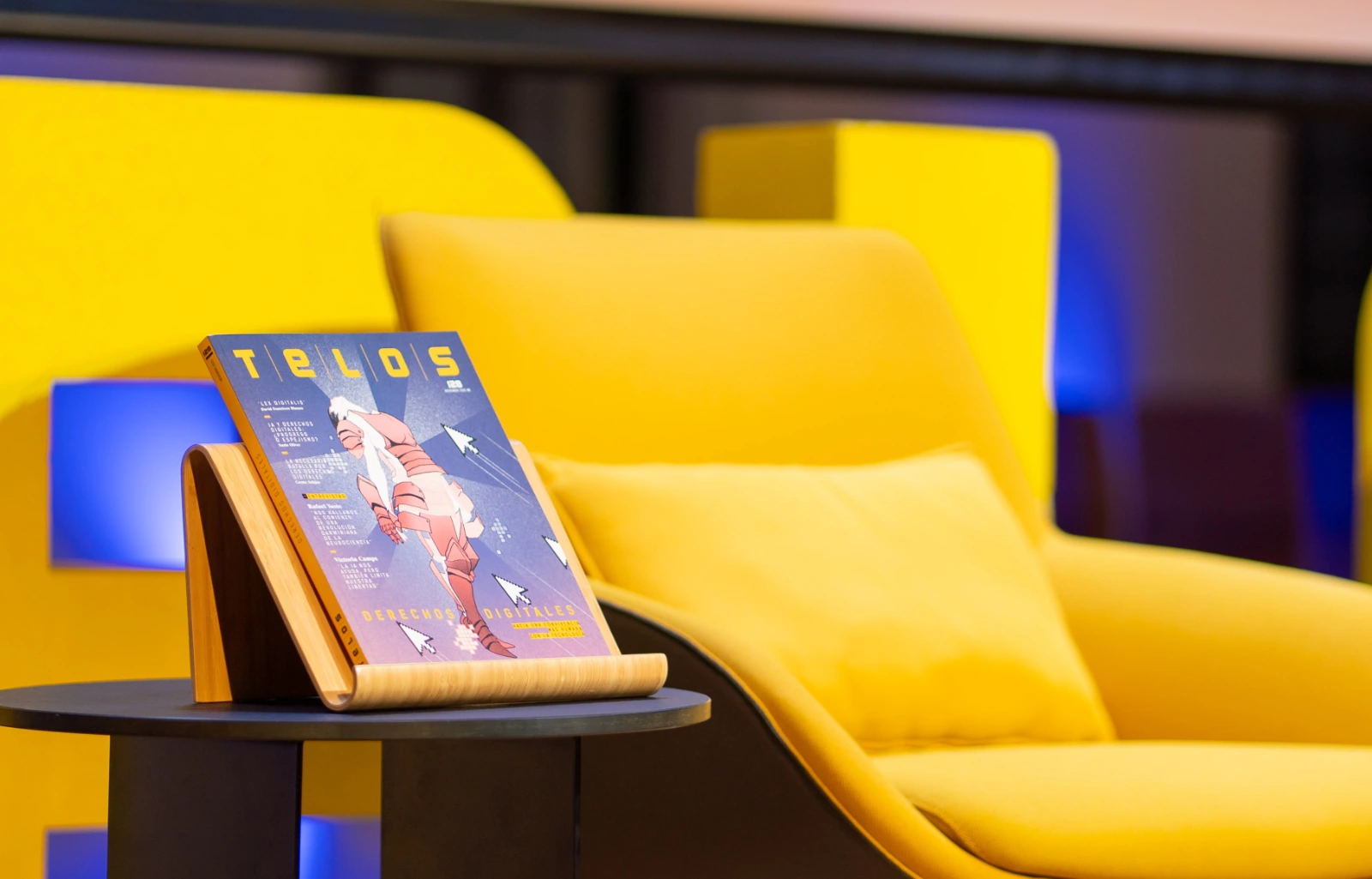 Un momento del ‘Foro TELOS. Mateo Valero. Quién maneja la IA: ciencia, poder y futuro’