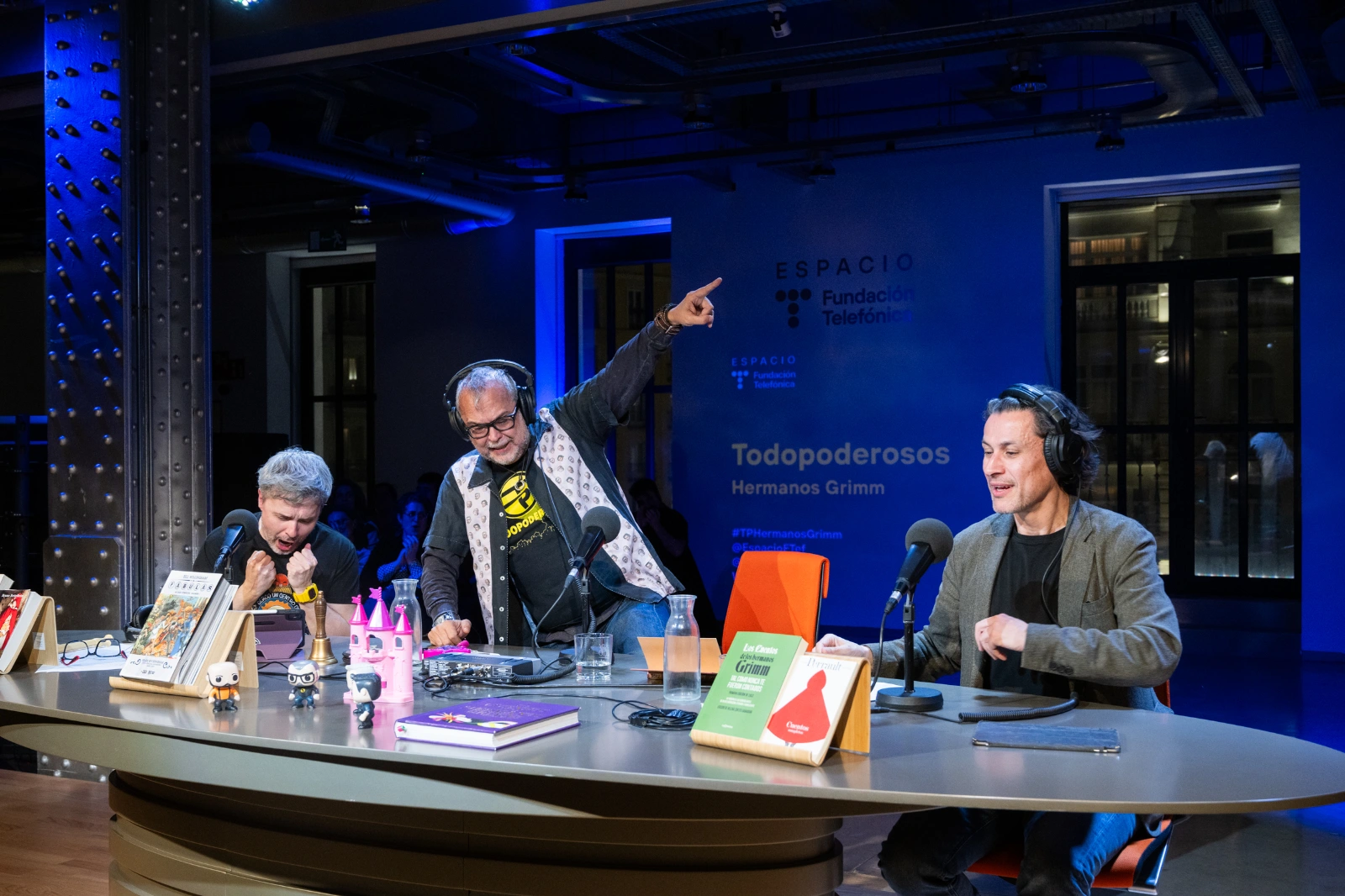 En marzo de 2025, los Todopoderosos han hablado de los Hermanos Grimm