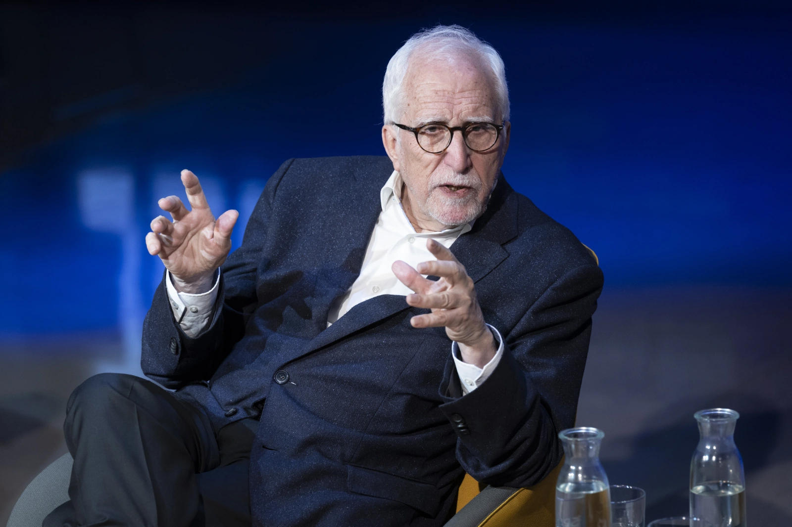 Un momento del encuentro para repasar la obra de Luis Mateo Díez