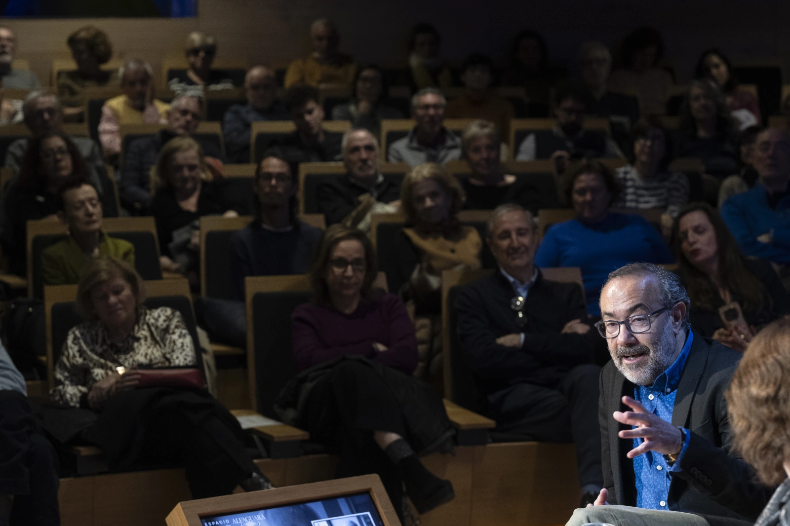 Un momento del encuentro para repasar la obra de Luis Mateo Díez