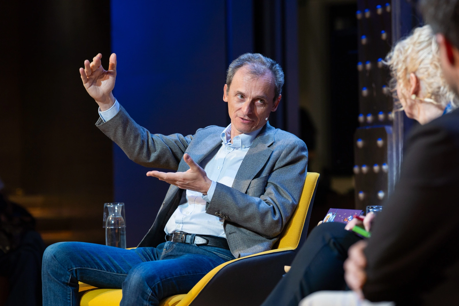Un instante del Encuentro con Pedro Duque e Ignacio Martín Lerma. De las cuevas al espacio.