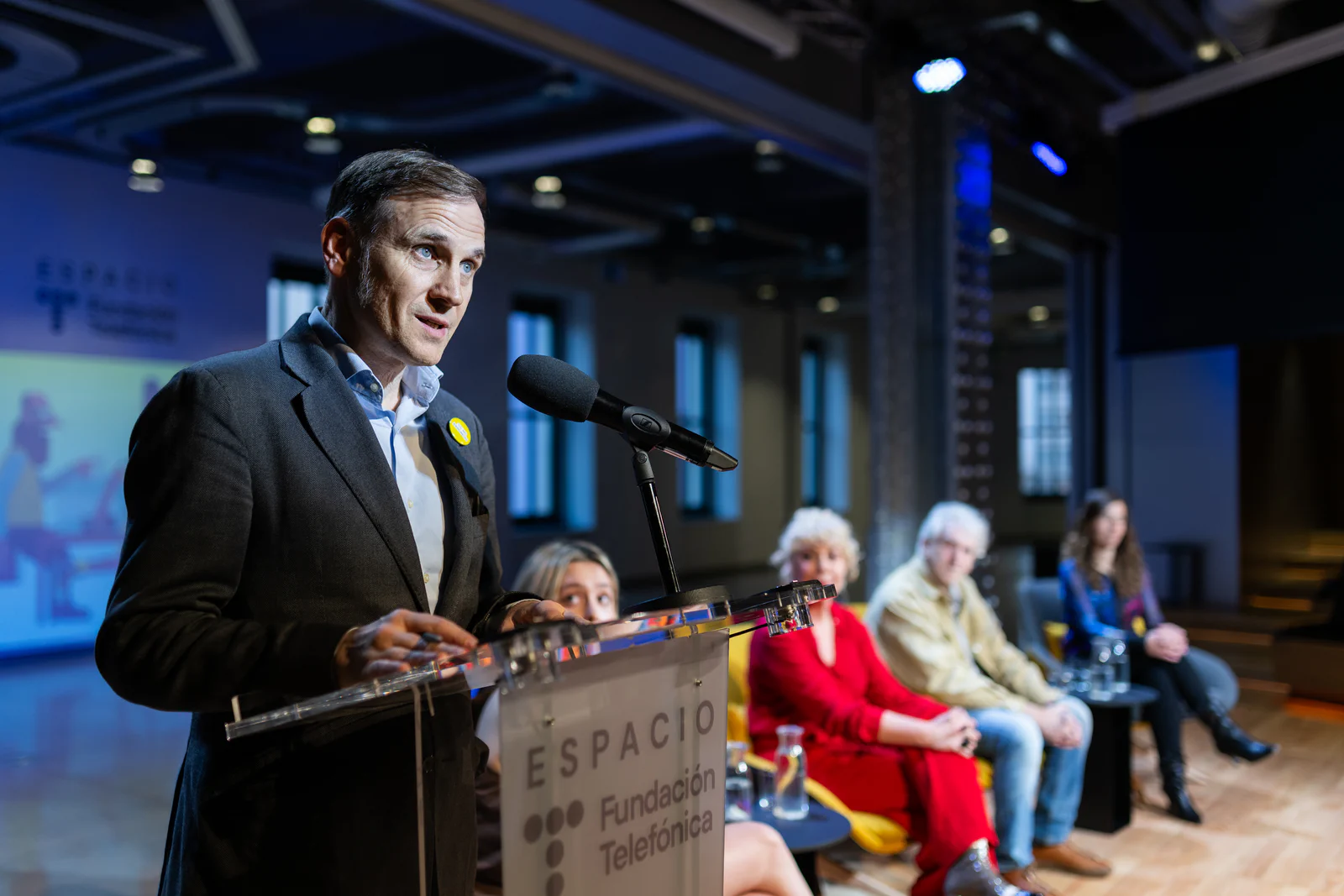 Un momento del Encuentro Telos. ¿Egoístas o solidarios? con Elsa Arnaiz, Juan Luis Arsuaga y Raquel Martos