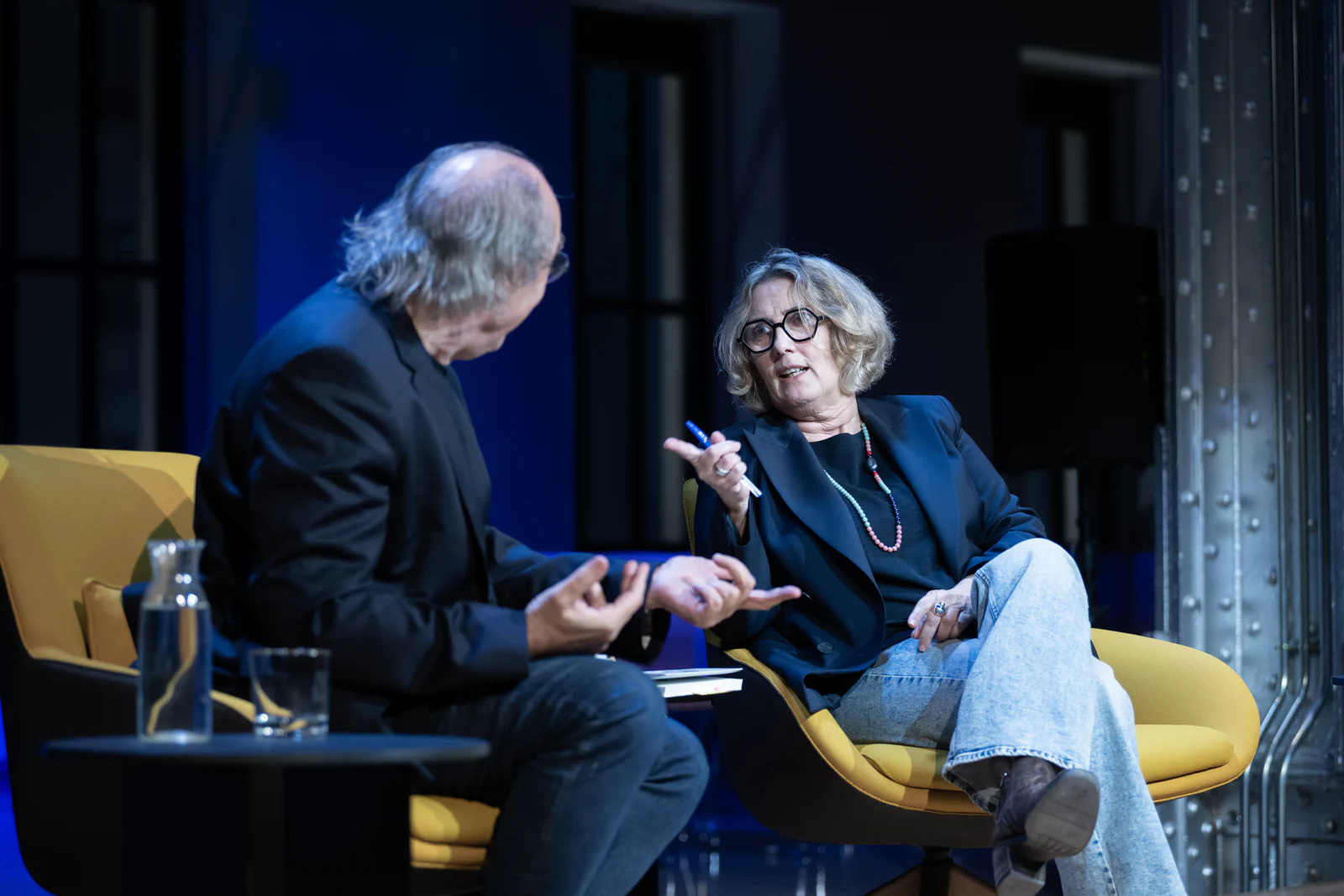 Un momento del encuentro con José Ignacio Latorre y Montserrat Domínguez para presentar Un nuevo contrato social