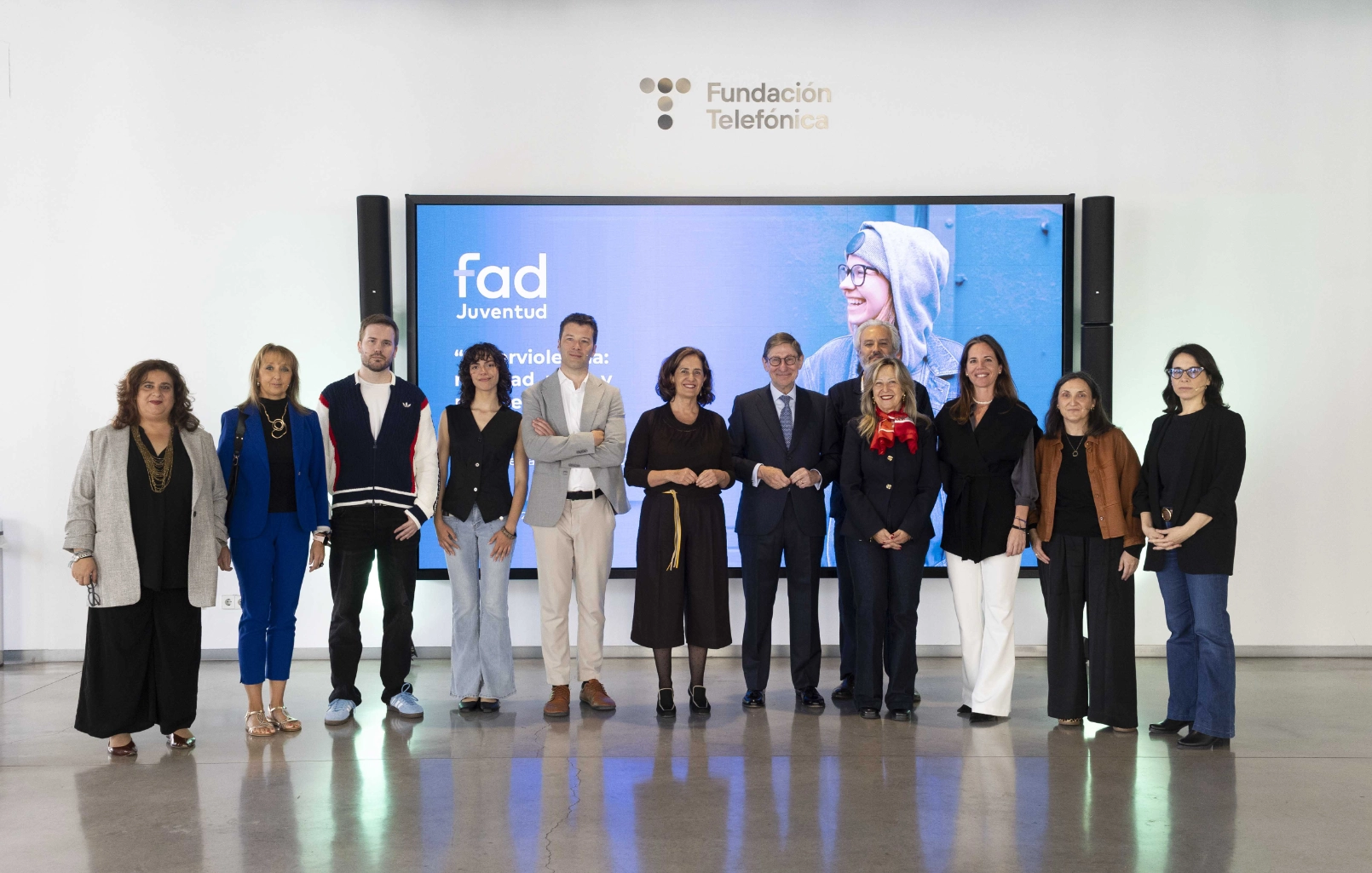 Foto de familia del evento 'Ciberviolencia: realidad, retos y respuestas'