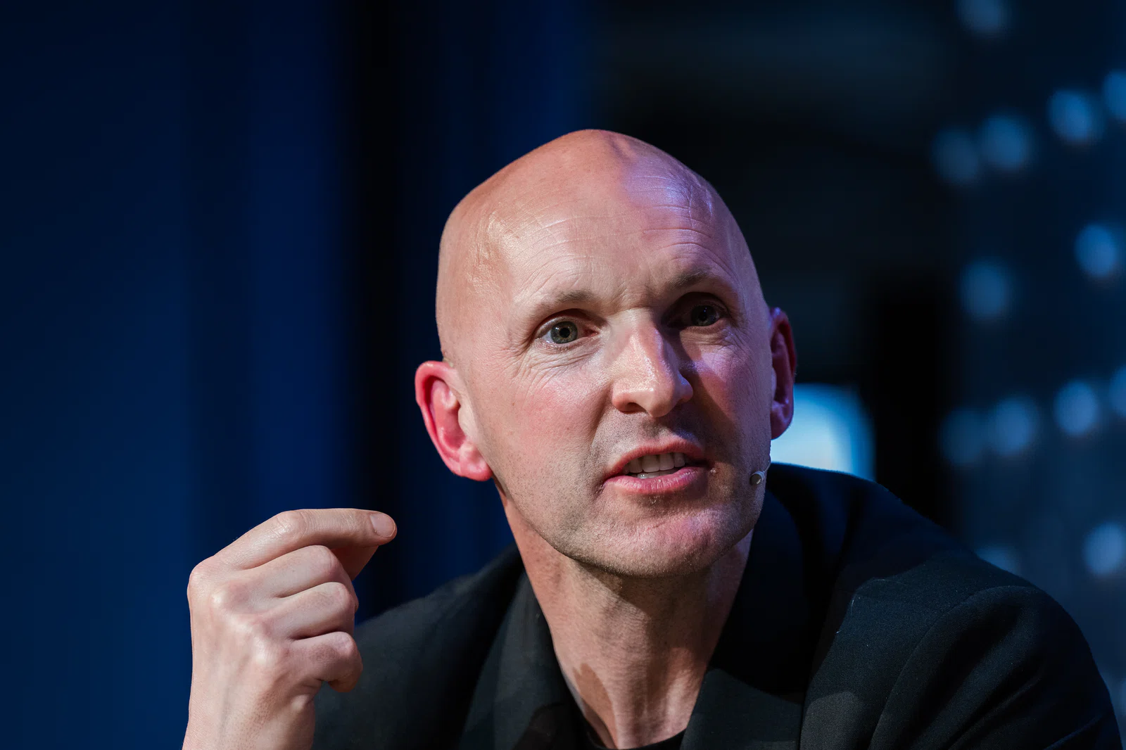 Un momento del encuentro con el fotógrafo británico afincado en Nueva York Phil Penman, una de las figuras más relevantes de la fotografía de calle contemporánea.