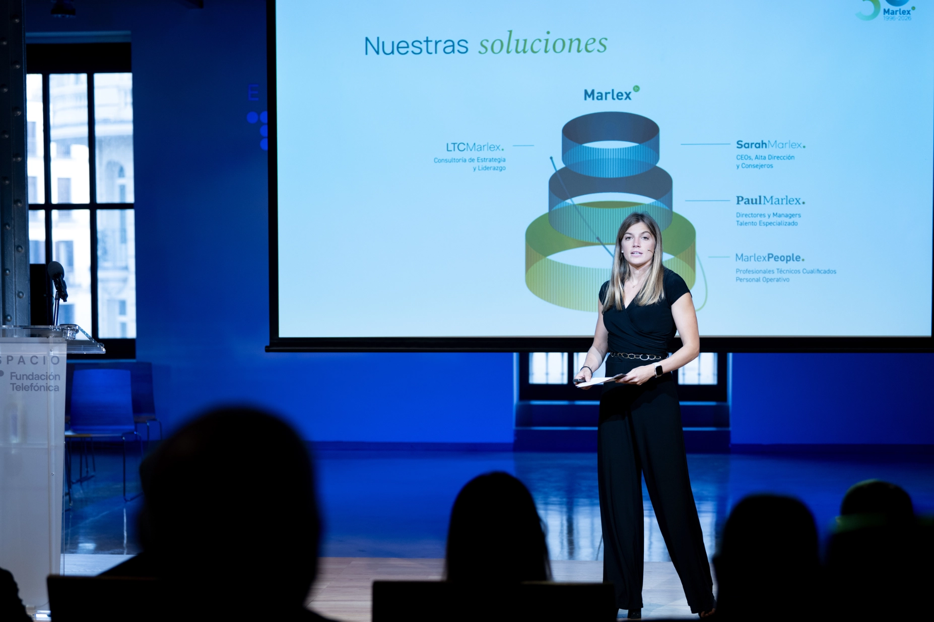 Un momento durante el encuentro con Xavier Marcet. '100 aforismos sobre liderazgo y management humanista'.