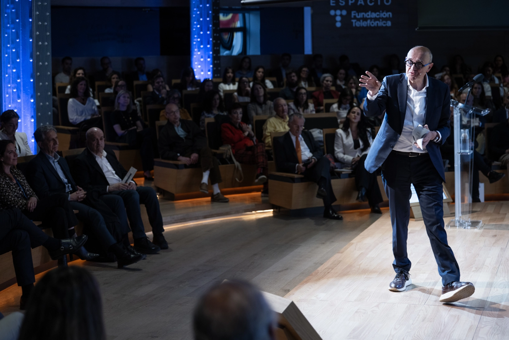 Un momento durante el encuentro con Xavier Marcet. '100 aforismos sobre liderazgo y management humanista'.