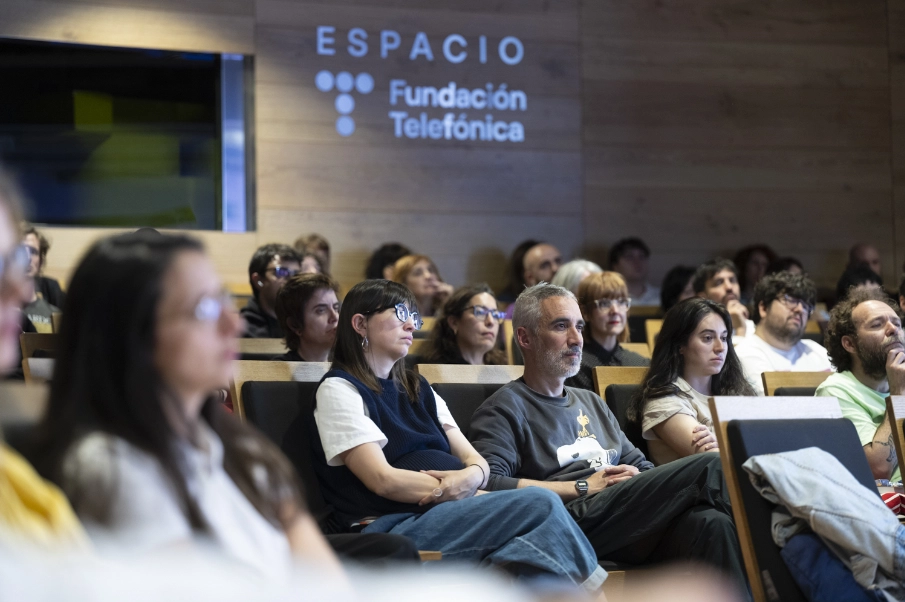 Un momento durante el encuentro con Kae Tempest