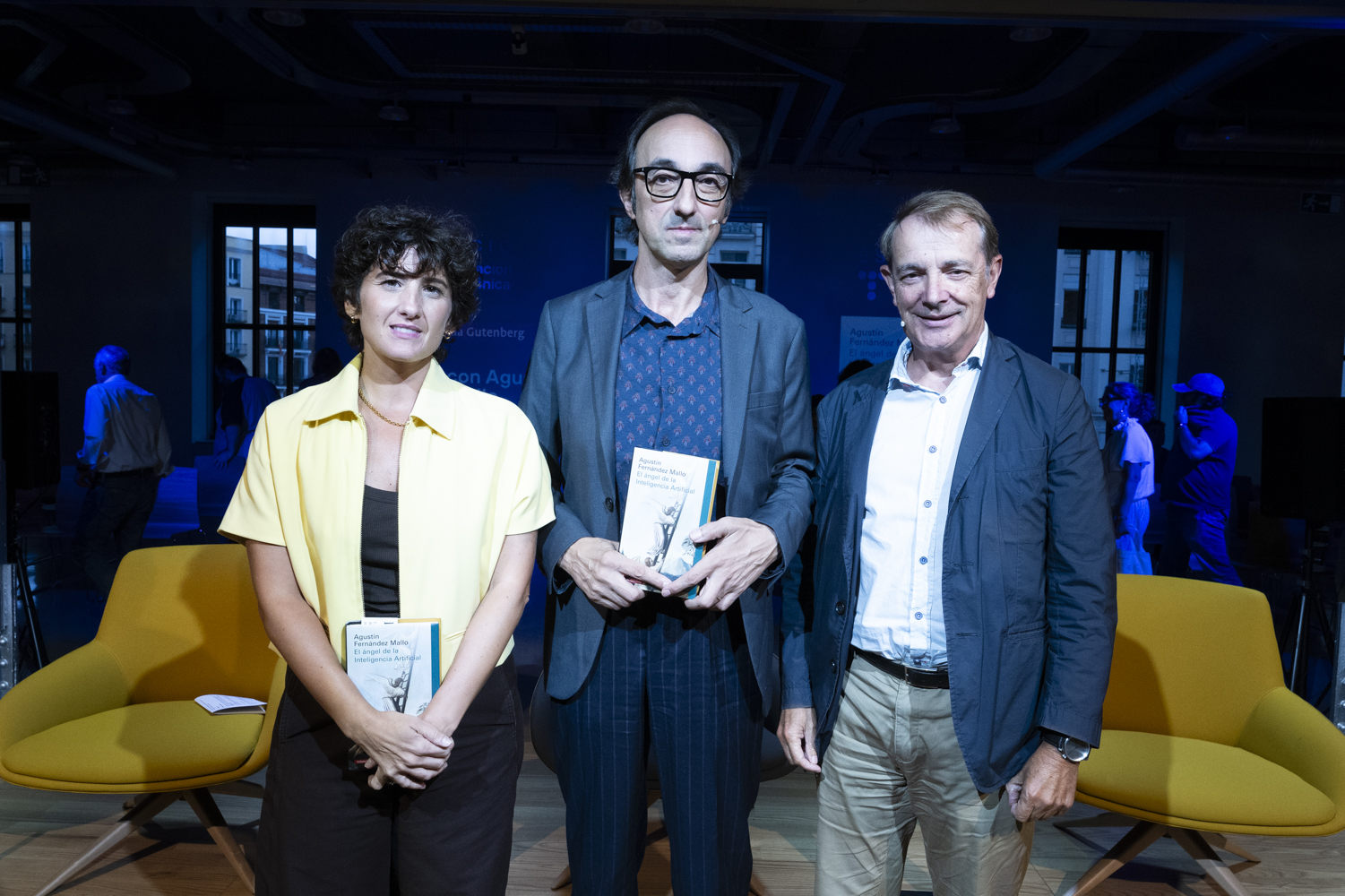Agustín Fernández Mallo, ha regresado a nuestro auditorio acompañado de María Jesús Espinosa de los Monteros para presentarnos el ensayo El ángel de la Inteligencia Artificial.