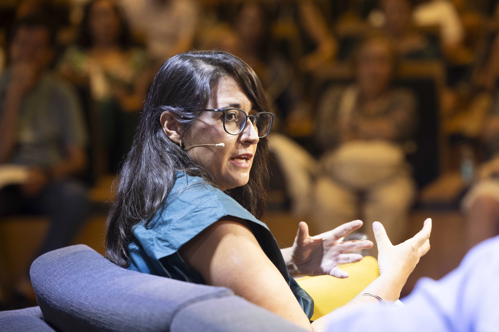 Un momento del encuentro con César y Montse Poyatos 'Inteligencia artificial y educación: un viaje apasionante'