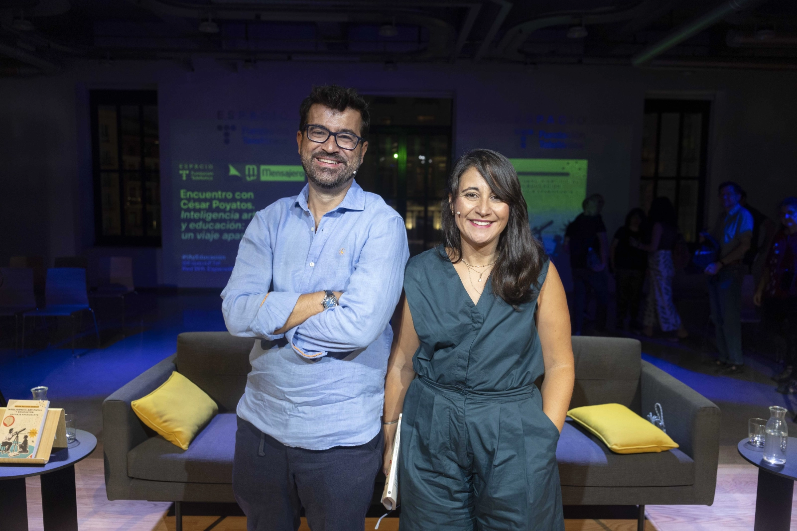 Un momento del encuentro con César y Montse Poyatos 'Inteligencia artificial y educación: un viaje apasionante'