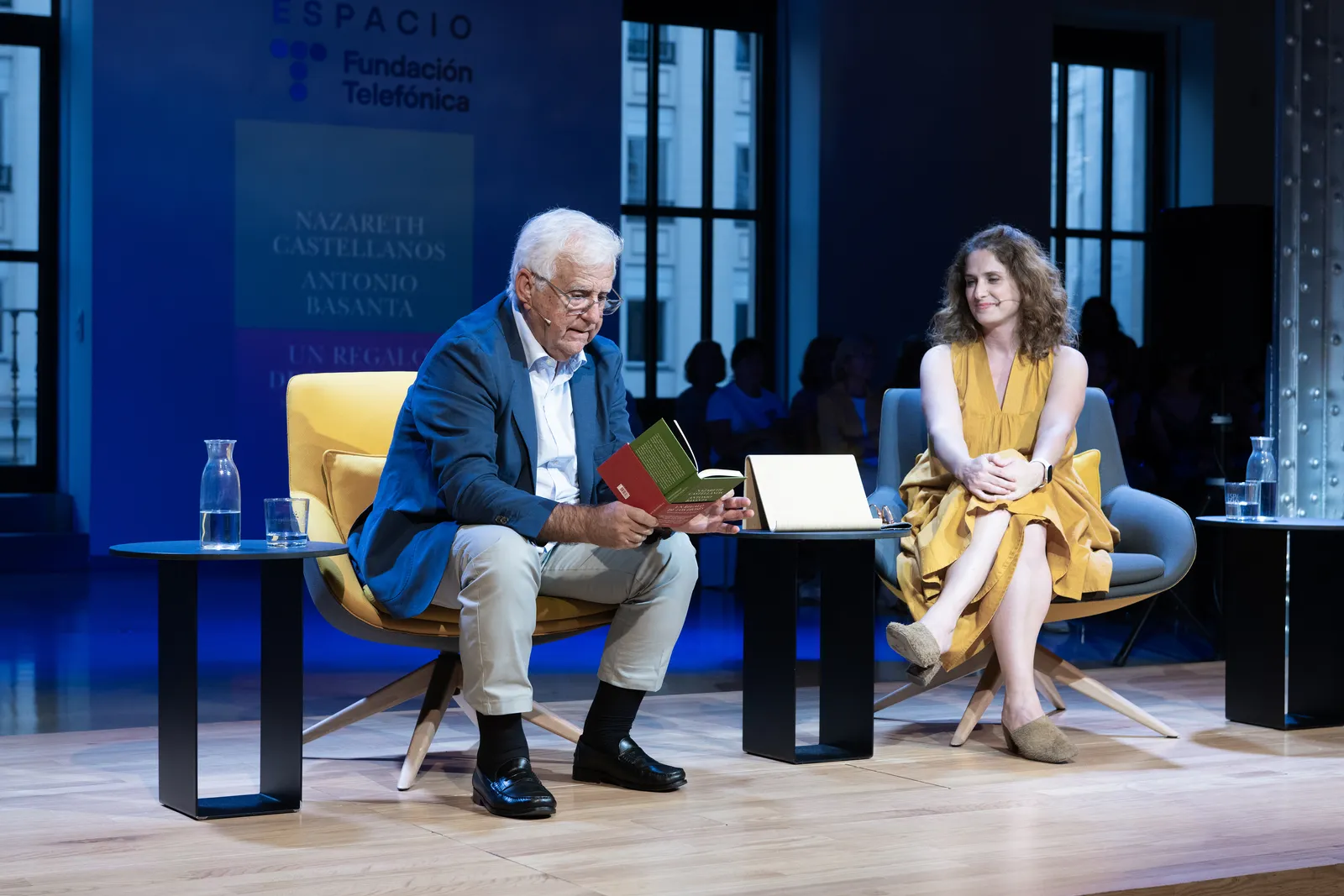 Un momento del Encuentro con Nazareth Castellanos y Antonio Basanta. Un regalo de los dioses
